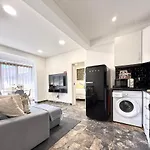 Luxury Apartment In Center Cascais